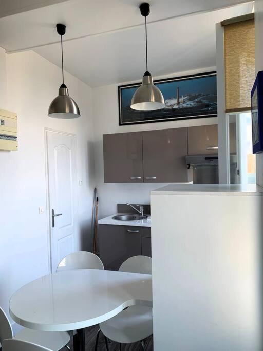 Le Joffre - Studio Sur La Digue En Centre Ville Arromanches-les-Bains Luaran gambar